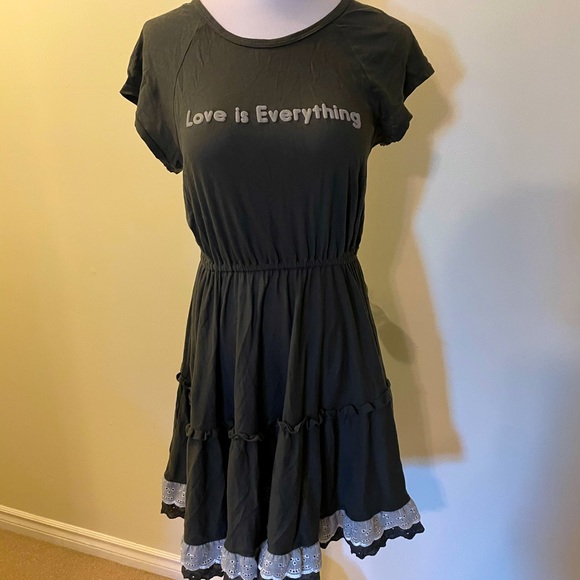 Very cute Wildfox ‘love is everything’ dress - Picture 1 of 9